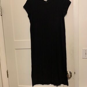 Black ribbed cotton midi-dress with slit size small